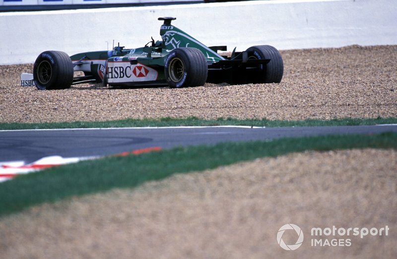 Eddie Irvine, Jaguar Cosworth R3 lost his rear wing