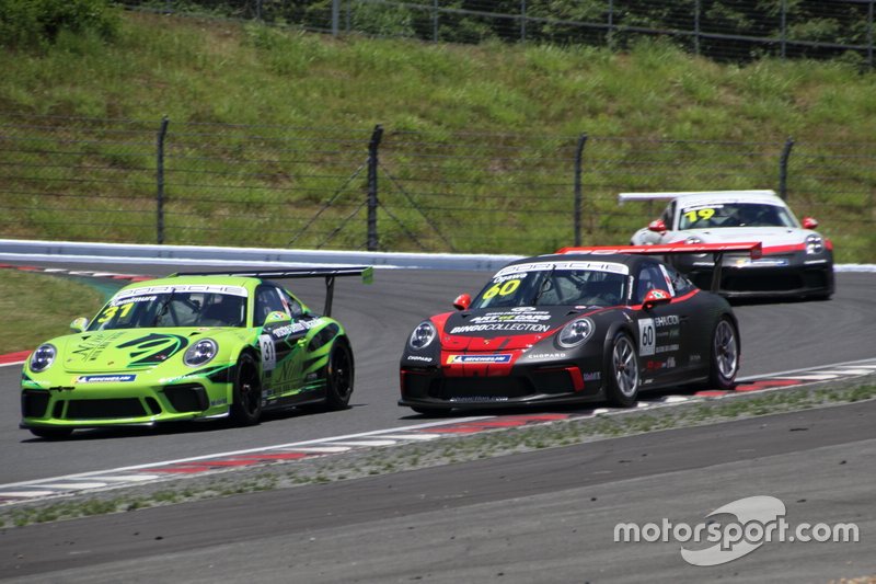 激しいトップ争いを繰り広げた上村優太(PORSCHE CENTER OKAZAKI)、小河諒(LM corsa)、笹原右京(Porsche Japan Junior Programme)