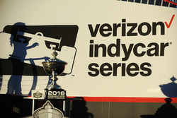 IndyCar-Logo mit Schatten von Gridgirl