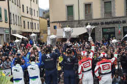 Podio: Paolo Andreucci e Anna Andreussi, Peugeot 208 T16, Peugeot Sport Italia, Giandomenico Basso e