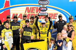 Il vincitore della gara Matt Kenseth, Joe Gibbs Racing Toyota