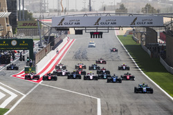 Start, Lando Norris, Carlin, Sergio Sette Camara, Carlin