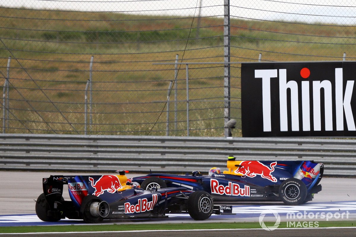 Mark Webber, Red Bull Racing RB6 Renault y Sebastian Vettel, Red Bull Racing RB6 Renault