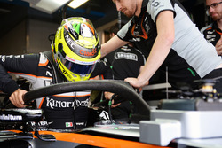 Sergio Pérez, Sahara Force India F1 VJM09 con la cubierta de la cabina Halo