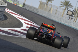 Daniel Ricciardo, Red Bull Racing, testet Pirelli-Reifen für 2017