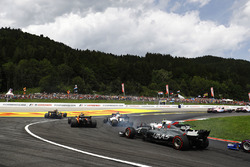 Kevin Magnussen, Haas F1 Team VF-17 Lance Stroll, Williams FW40, Felipe Massa, Williams FW40, Stoffel Vandoorne, McLaren MCL32, Jolyon Palmer, Renault Sport F1 Team RS17 ve Carlos Sainz Jr., Scuderia Toro Rosso STR12