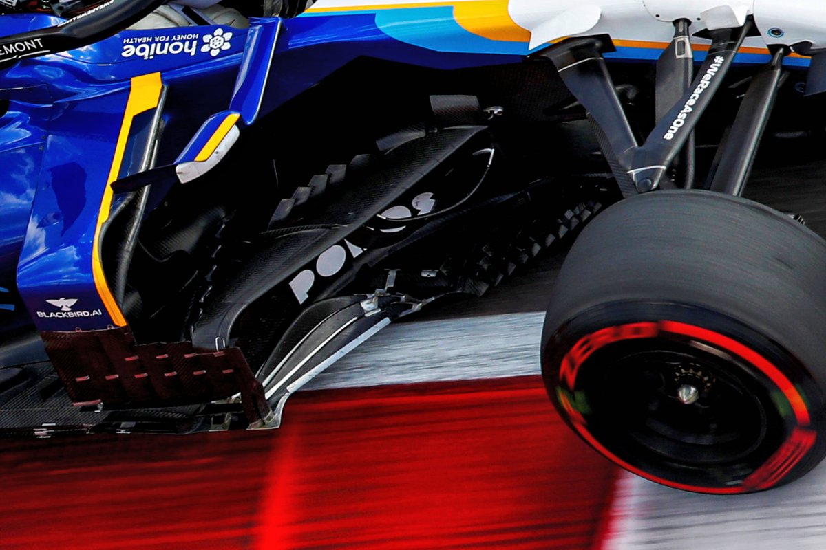 Detalle del piso y bargerdoard de George Russell, Williams FW43B