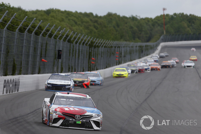 Kyle Busch, Joe Gibbs Racing, Toyota Camry M&M's Red White & Blue