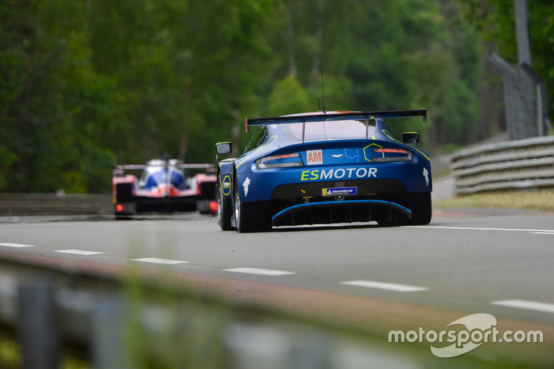 #90 TF Sport Aston Martin Vantage: Salih Yoluc, Euan Alers-Hankey, Charles Eastwood