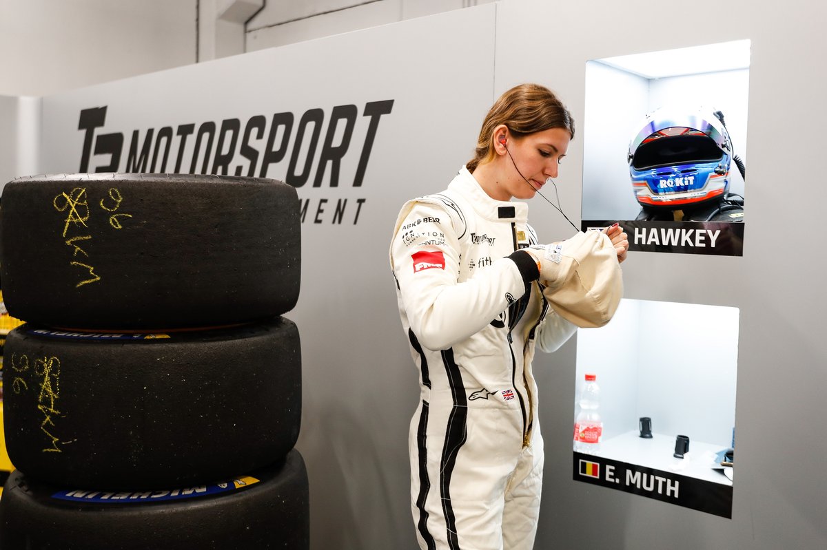 Esmee Hawkey, T3-Motorsport