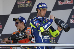 Podium: winnaar Valentino Rossi, Yamaha Factory Racing