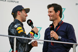 Winnaar Daniel Ricciardo, Red Bull Racing met Mark Webber