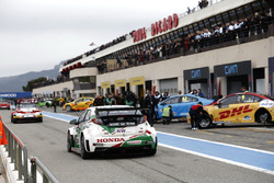Atmosfera in Pit Lane