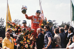 Podyum: 1. Niki Lauda, Ferrari, 2. Clay Regazzoni, Ferrari, 3. Jacques Laffite