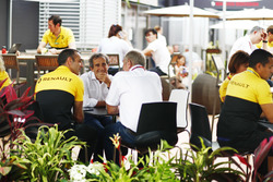 Cyril Abiteboul, Direktör, Renault Sport F1 Team, Alain Prost ve Helmut Markko