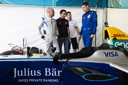 Michael Benyahia manejan el SPARK SRT_01E con Graham Carroll