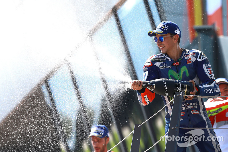 Podium: third place Jorge Lorenzo, Yamaha Factory Racing celebrates with champagne
