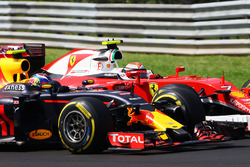 Duel tussen Max Verstappen, Red Bull Racing RB12 en Kimi Raikkonen, Ferrari SF16-H