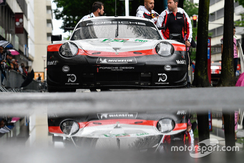 #93 Porsche GT Team Porsche 911 RSR