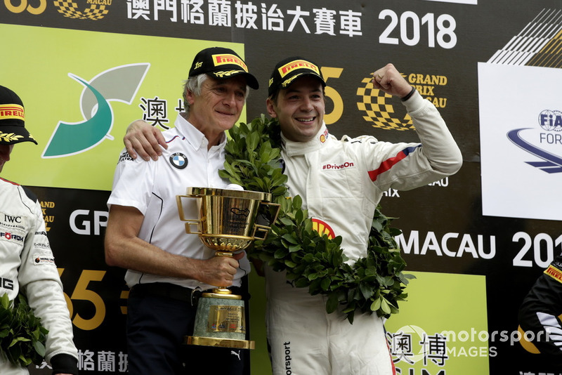 Charly Lamm und Augusto Farfus nach dem Sieg beim GT-Weltcup 2018 in Macau