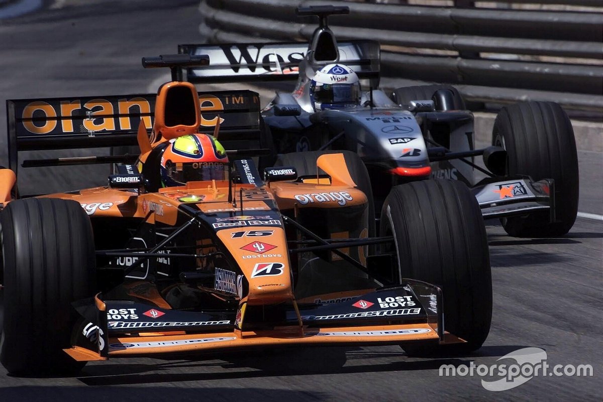 Enrique Bernoldi irriteert David Coulthard in Monaco.