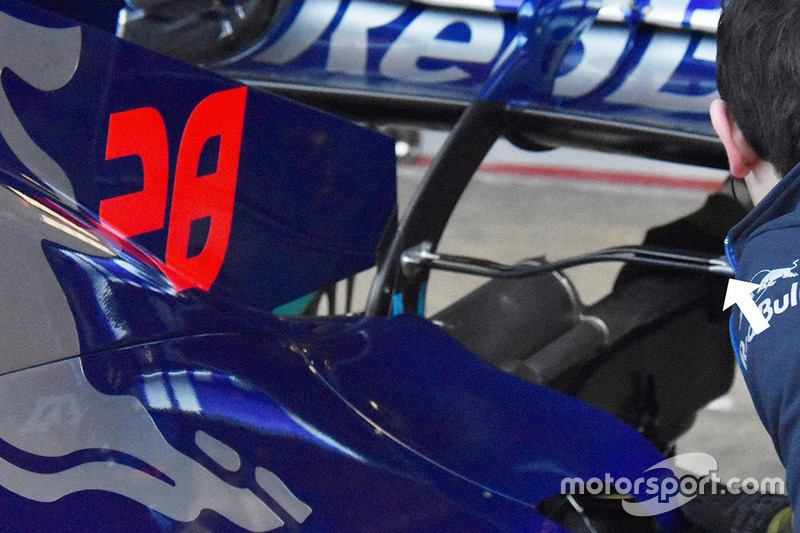 Scuderia Toro Rosso STR13 T-wing