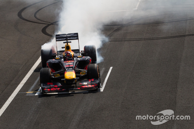 A Red Bull zandvoorti F1-es parádéja
