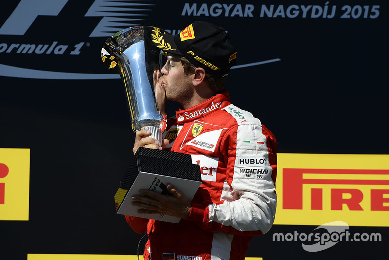 Podyum: Yarış galibi Sebastian Vettel, Ferrari