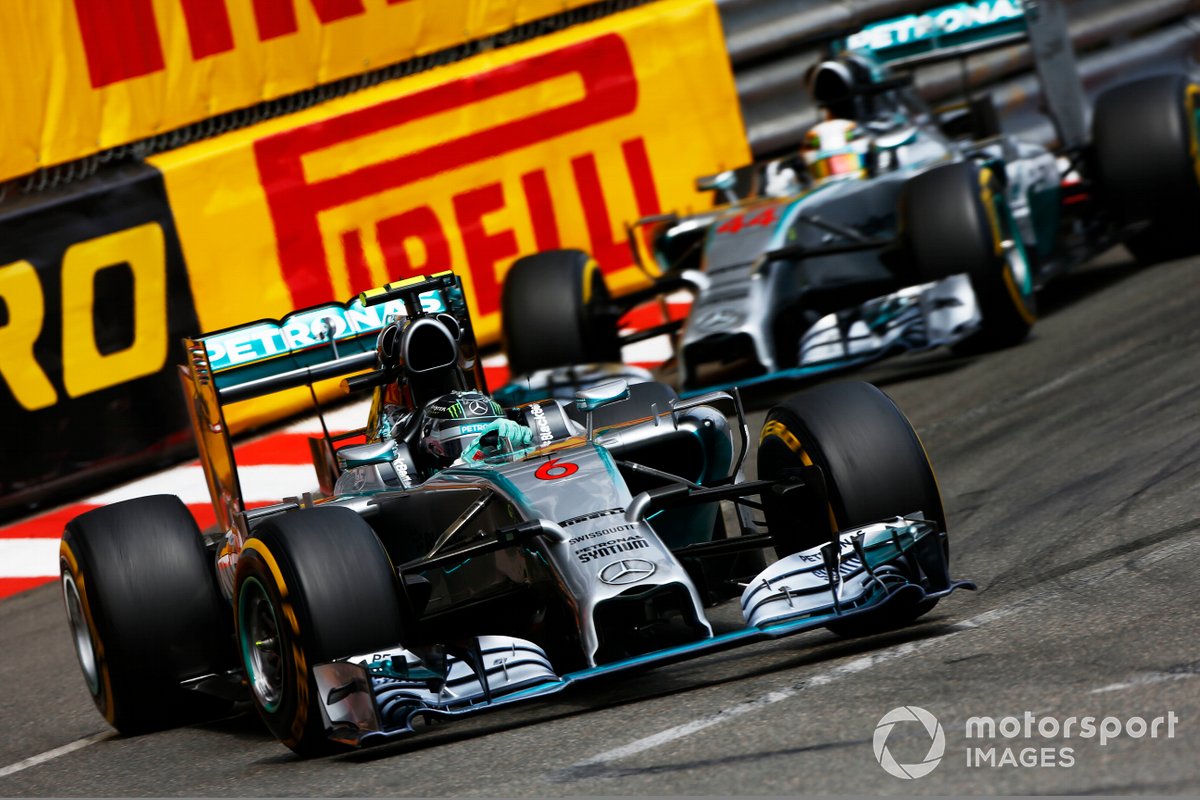 Nico Rosberg, Mercedes F1 W05 Hybrid, por delante de Lewis Hamilton, Mercedes F1 W05