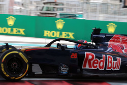 Daniil Kvyat, Scuderia Toro Rosso STR11 with a Halo cockpit cover