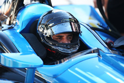 Хуан-Пабло Монтойя тестирует машину IndyCar Chevrolet 2018 года