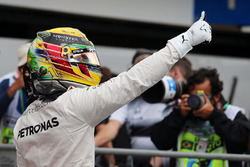 Lewis Hamilton, Mercedes AMG F1 viert zijn pole-position