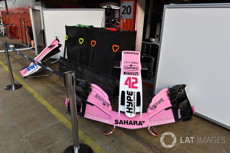 Force India VJM11 burun ve ön kanat