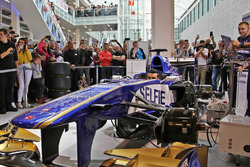 Sauber F1 Team bei der Auto Zürich am 1. November, Pascal Wehrlein