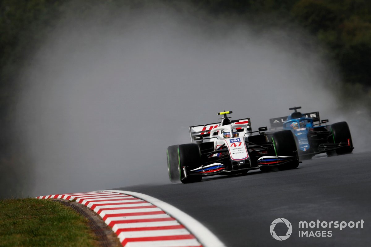 Mick Schumacher, Haas VF-21, Fernando Alonso, Alpine A521