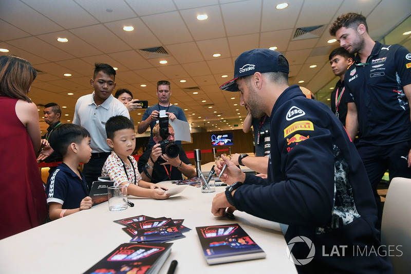 Daniel Ricciardo, Red Bull Racing at the autograph session