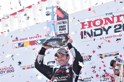 Il vincitore della gara Simon Pagenaud, Team Penske Chevrolet
