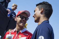 Sebastian Vettel, Ferrari and Pascal Wehrlein, Sauber on the drivers parade