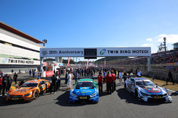 グリッドに並んだDTMマシン
