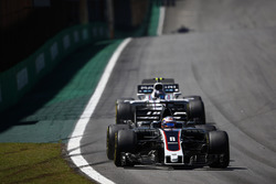 Romain Grosjean, Haas F1 Team VF-17, Lance Stroll, Williams FW40