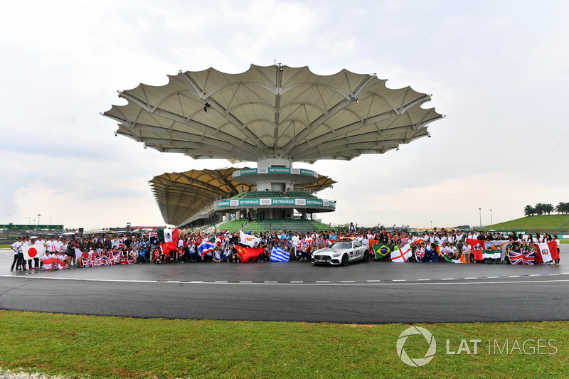 Bernd Maylander, FIA Safety Car Driver and F1 in Schools group photo