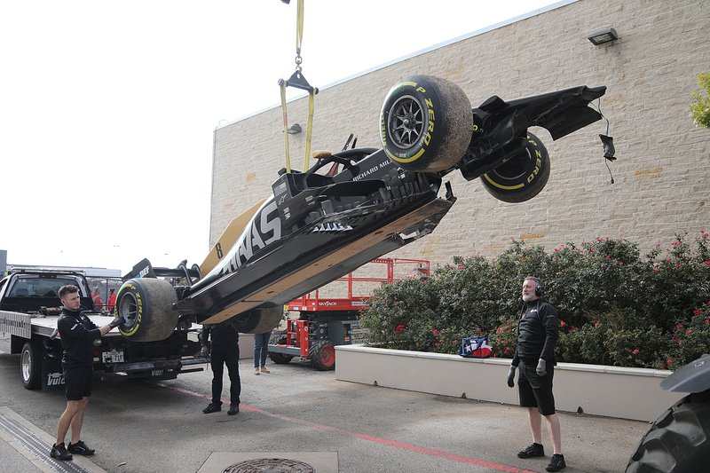 Coche de Romain Grosjean, Haas F1 Team VF-19 después de su accidente