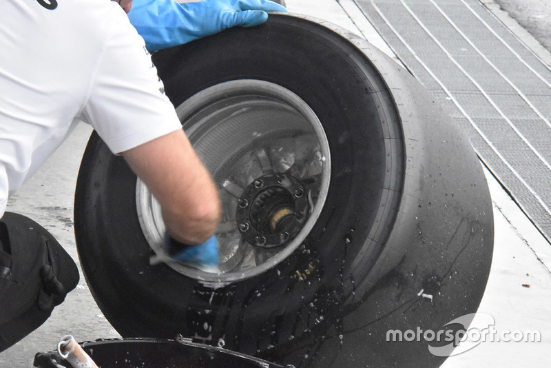 Détails des pneus Pirelli