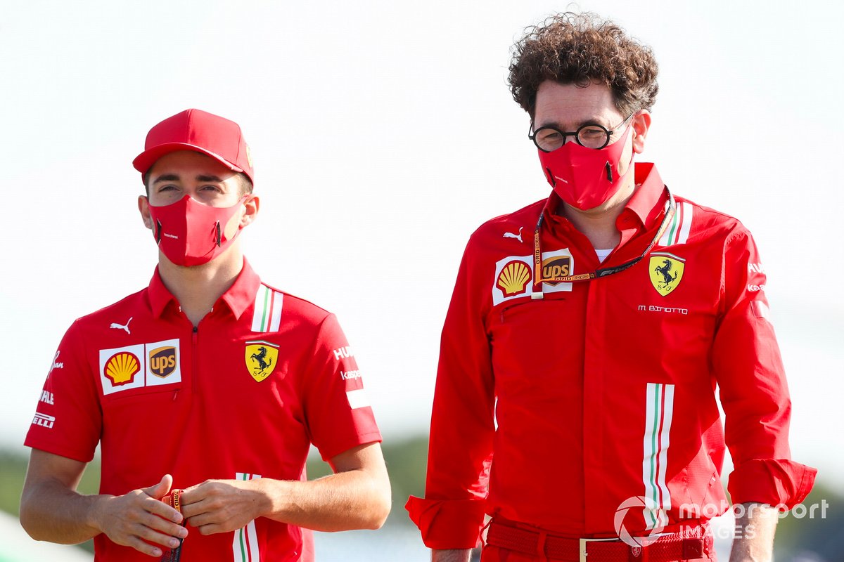 Шарль Леклер и руководитель команды Ferrari Маттиа Бинотто
