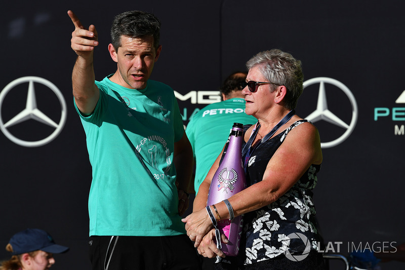Кармен Локхарт, Льюіс Хемілтон, Mercedes AMG F1