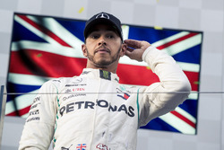 Podyum: 2. sıra Lewis Hamilton, Mercedes AMG F1