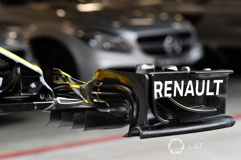 Переднее крыло Renault RS18