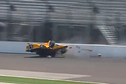 Crash: Spencer Pigot, Rahal Letterman Lanigan Racing Honda