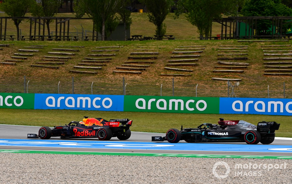 Max Verstappen, Red Bull Racing RB16B passes Lewis Hamilton, Mercedes W12