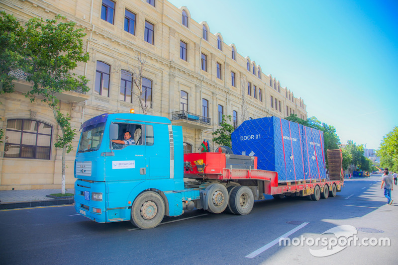 I materiali della Formula 1 arrivano nel paddock